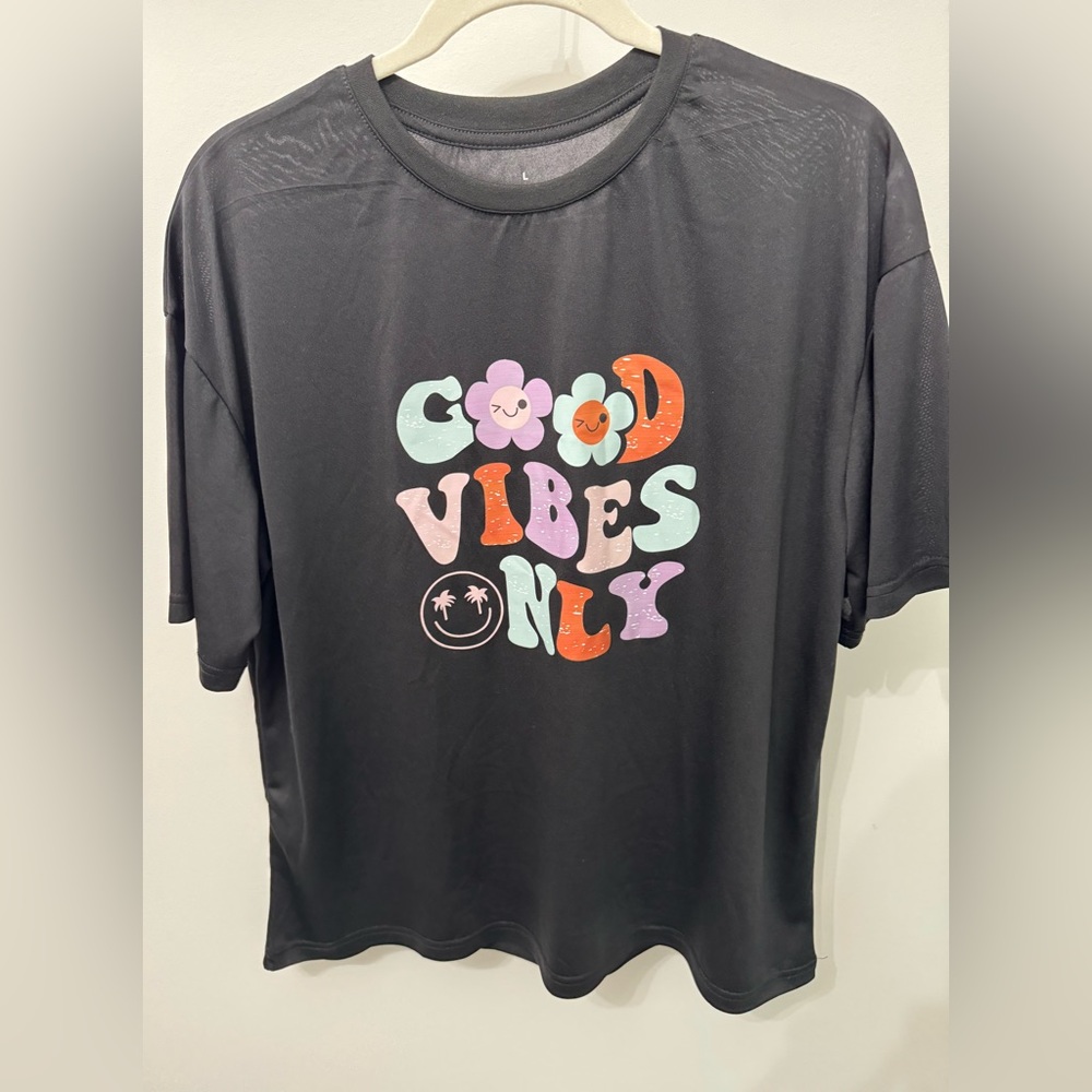 Good Vibes Large Top. 💕⚡️